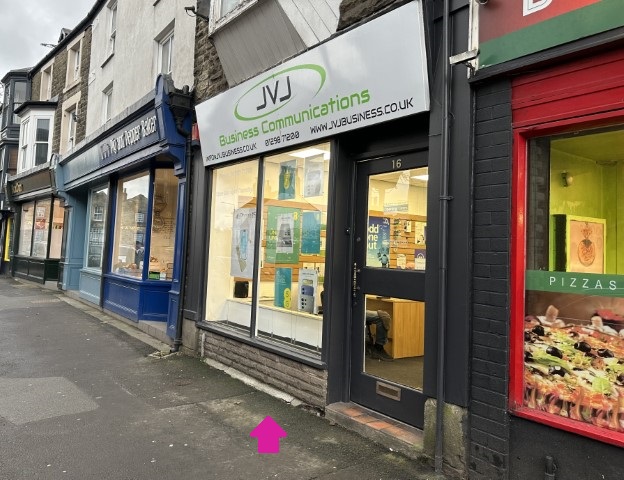 Shop to let in Buxton